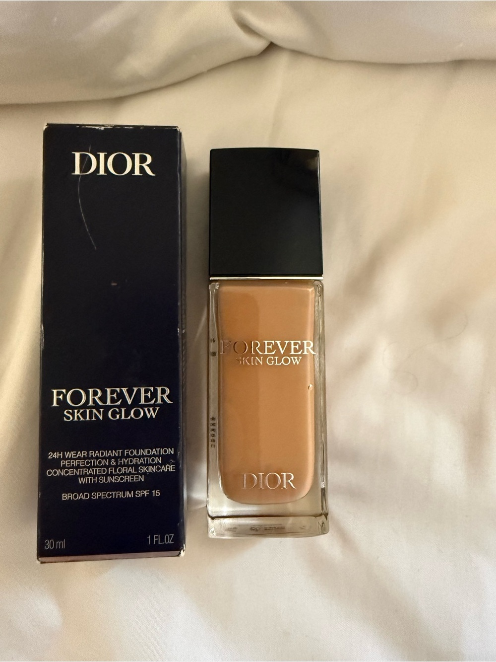 Dior Forever Skin Glow Foundation — Beige Glow 4N NEUTRAL GLOW
